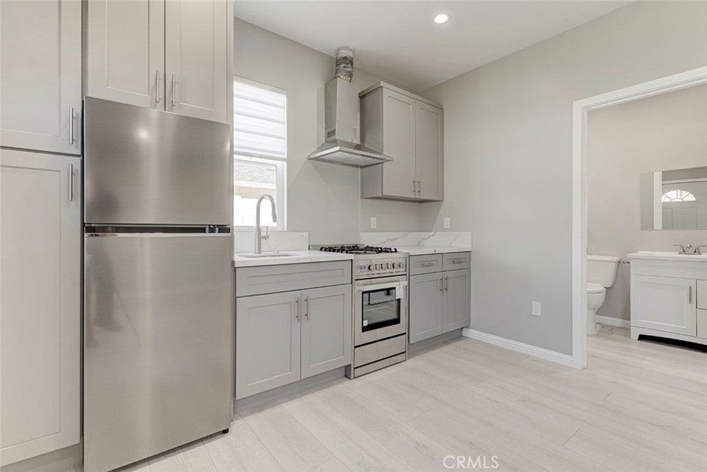 10933 Nassau Ave - Photo 7 of 14