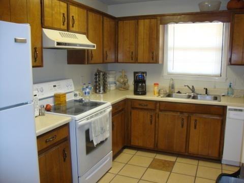 1623 Huntington Dr - Photo 4 of 8
