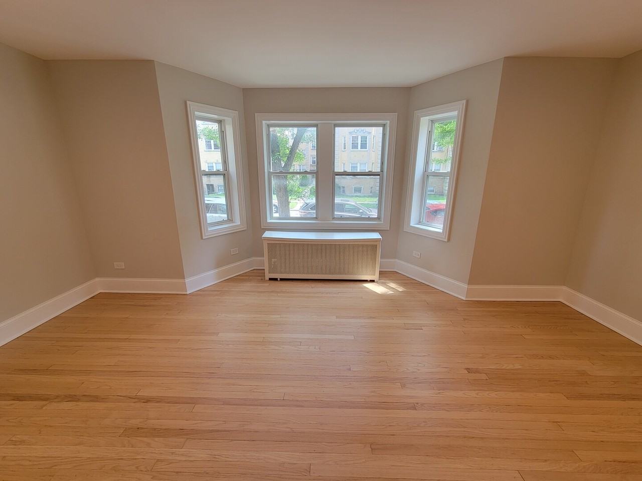 6422 N Richmond St ##3a - Photo 2 of 26