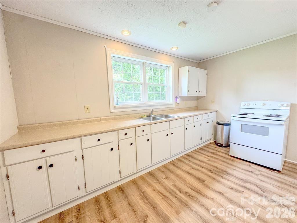 818 Grier St - Photo 7 of 13