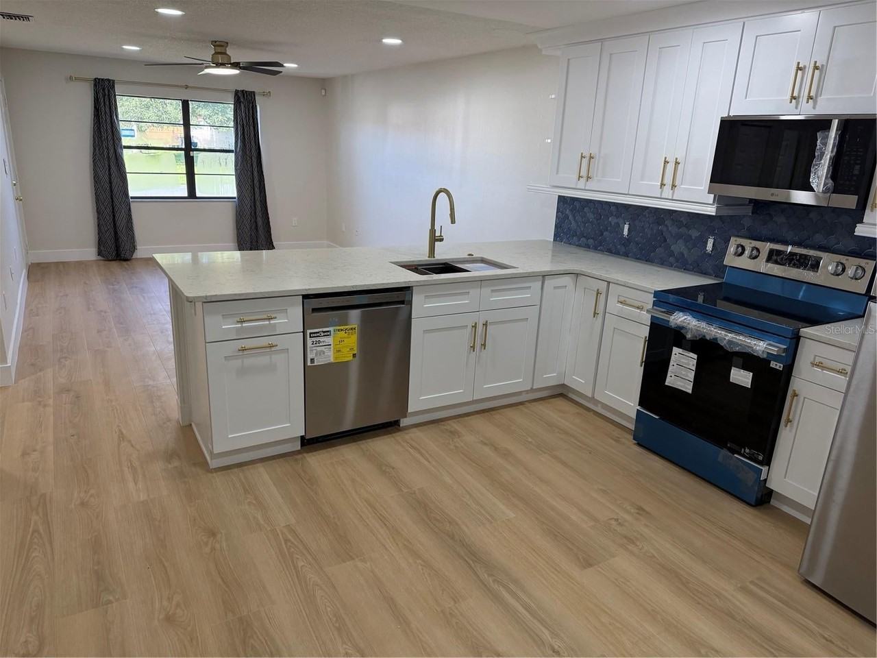 352 Cocoa Ct - Photo 7 of 17