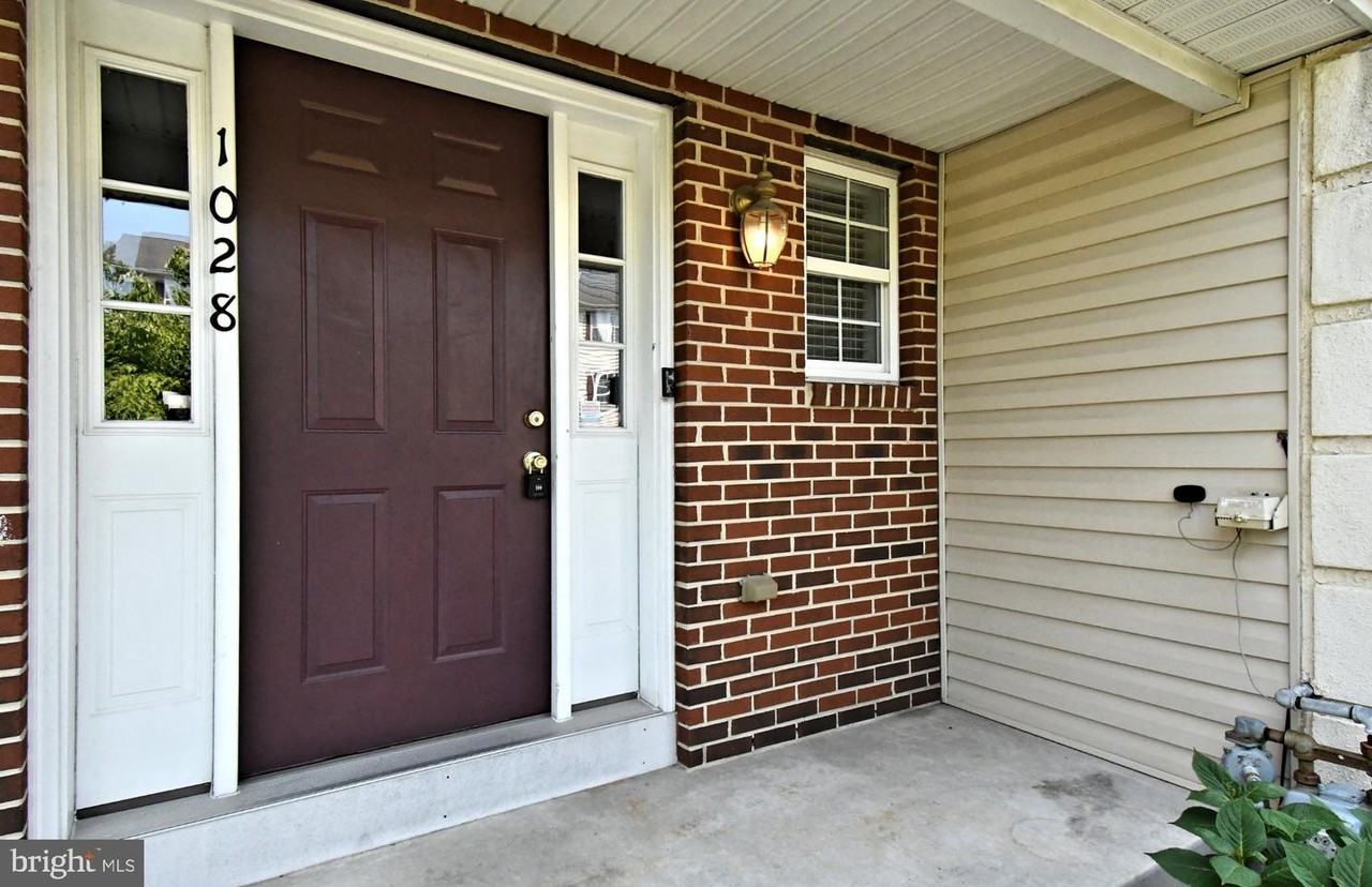 1028 Balley Dr - Photo 4 of 38