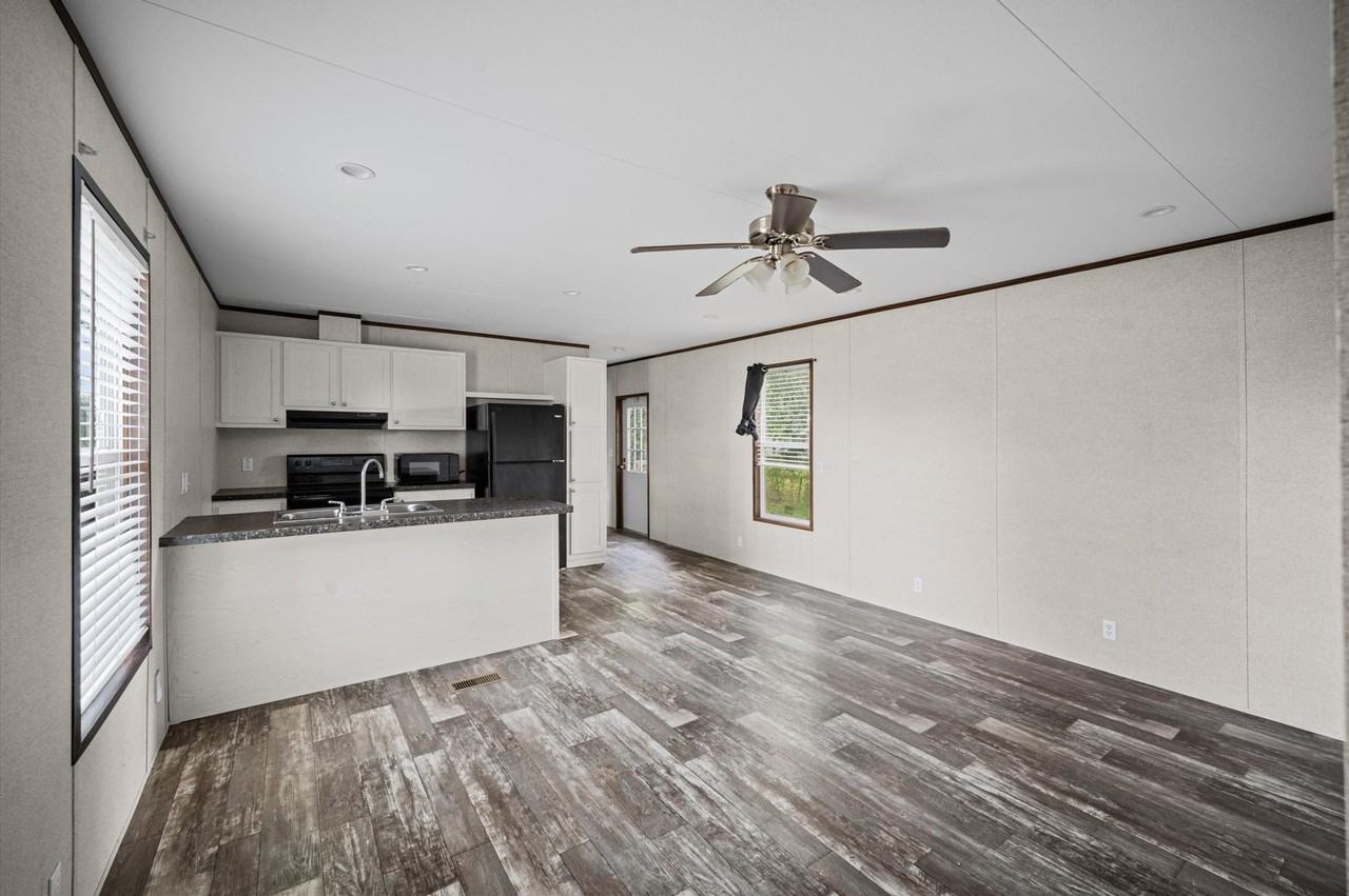 423 Silliman St - Photo 3 of 13