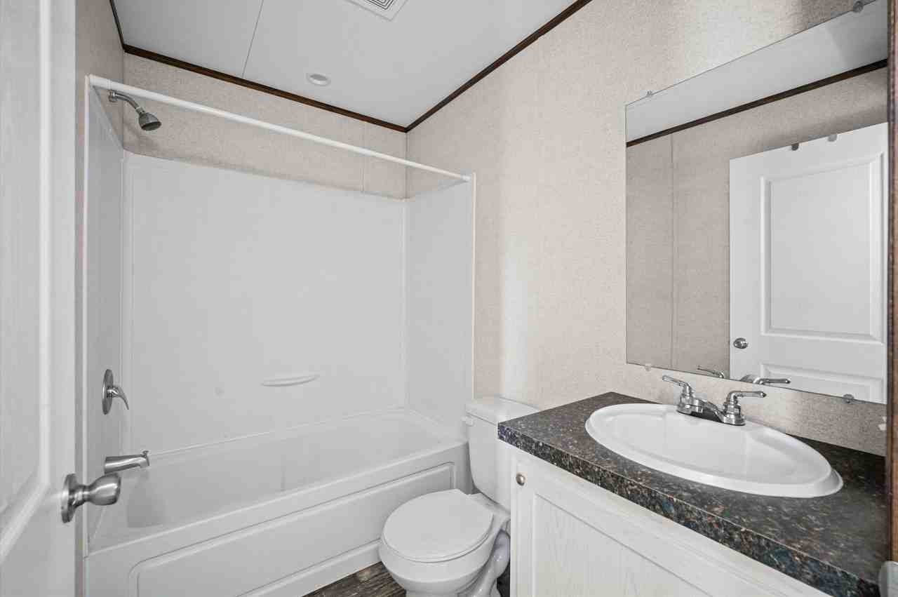 423 Silliman St - Photo 6 of 13