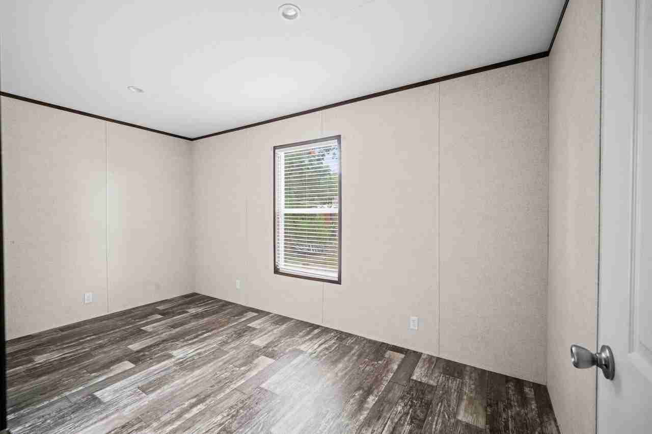 423 Silliman St - Photo 7 of 13