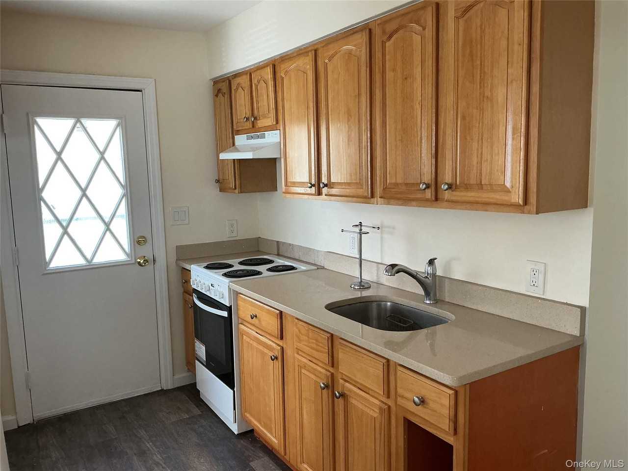 1108 Washington Ave - Photo 5 of 18
