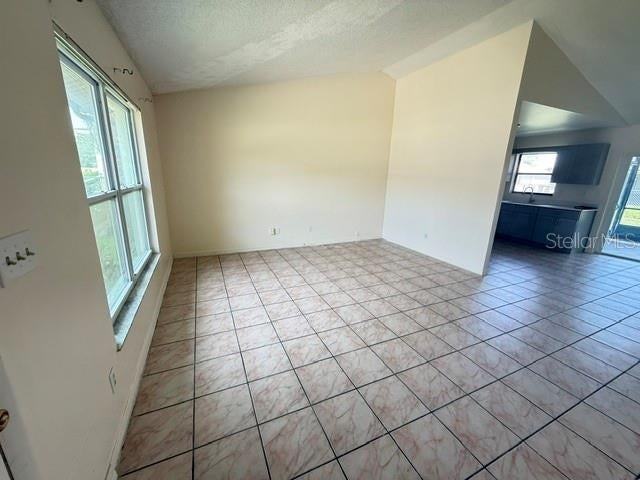 787 Lucaya Dr - Photo 5 of 19