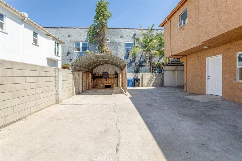 4927 Lexington Ave - Photo 4 of 30