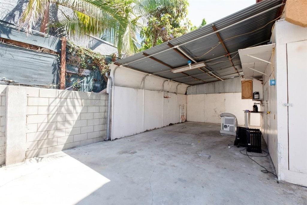 4927 Lexington Ave - Photo 6 of 30