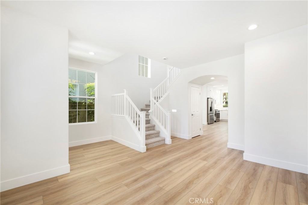 175 Kingswood - Photo 3 of 30