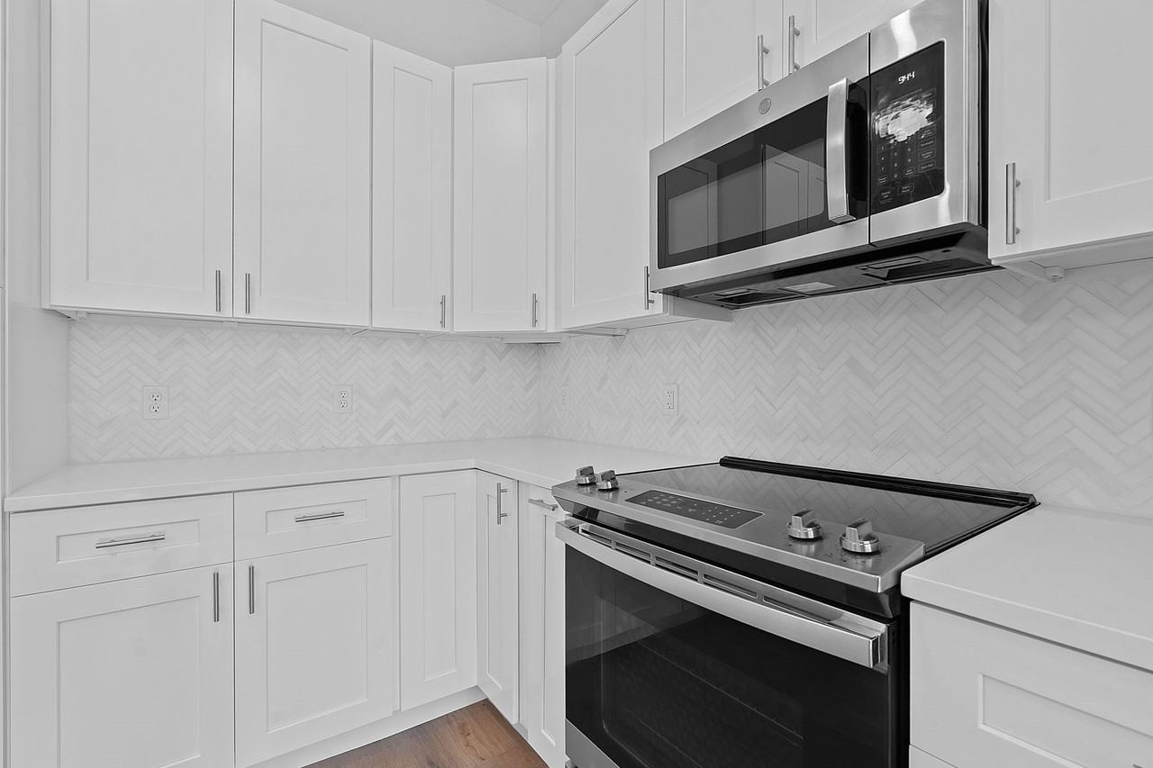 1900 Barton Springs Rd - Photo 5 of 17
