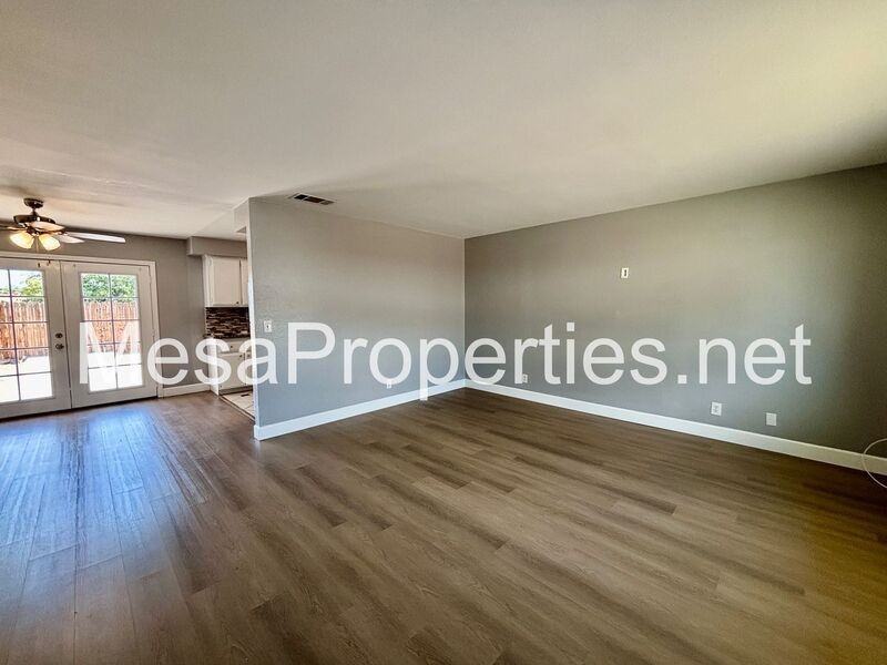 16327 Seneca Rd - Photo 4 of 20