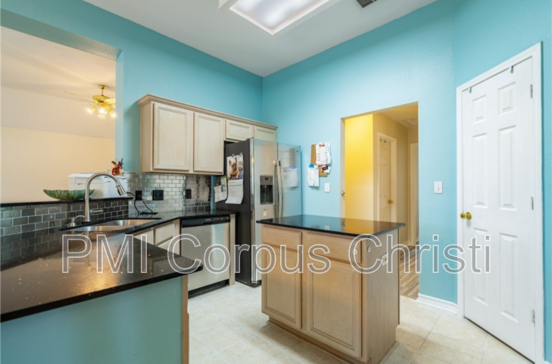 7806 Jim Wells Dr - Photo 5 of 35
