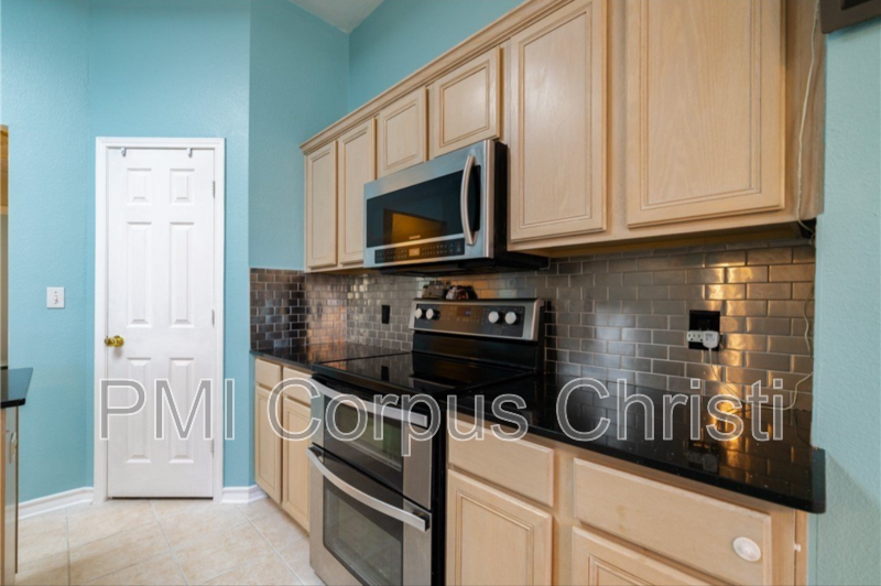 7806 Jim Wells Dr - Photo 6 of 35