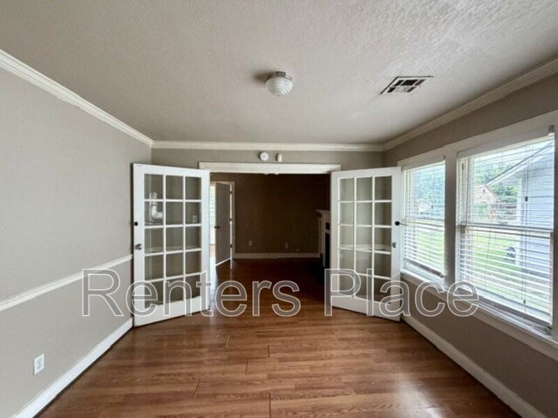 1815 N Boston Pl - Photo 6 of 24
