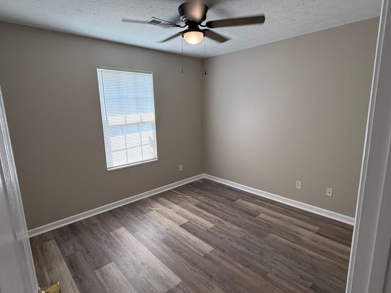107 Daneswood Ct - Photo 5 of 20