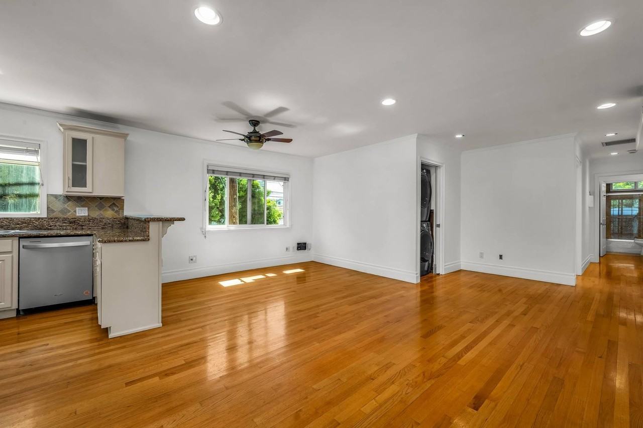 815 Broadway St #1 - Photo 4 of 17