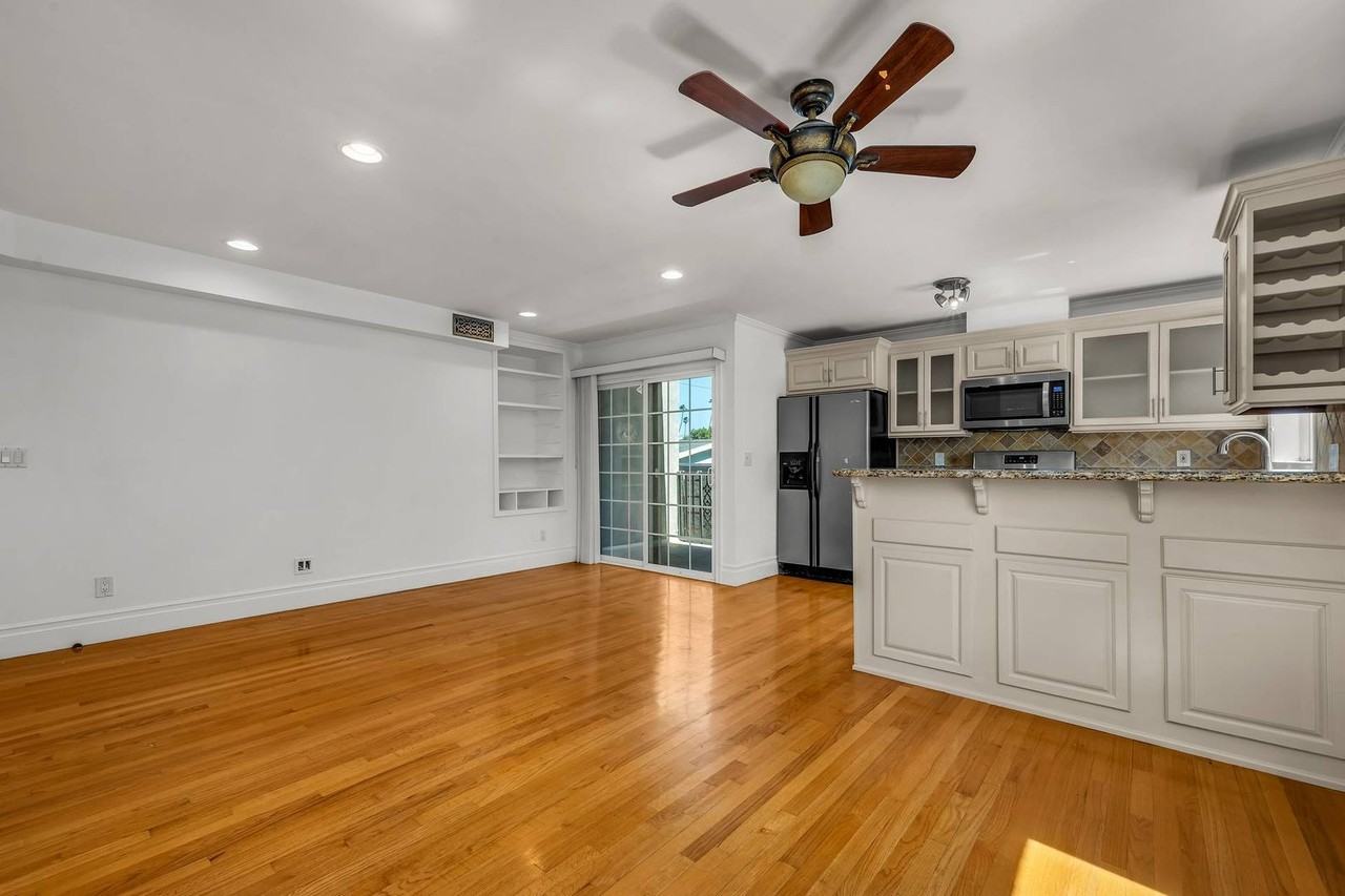 815 Broadway St #1 - Photo 5 of 17