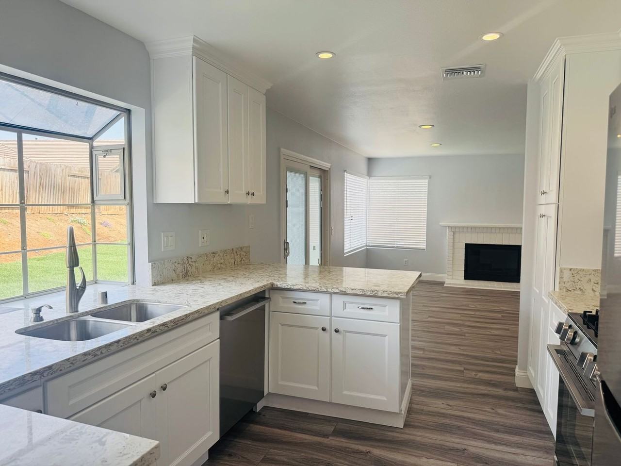 1435 Spyglass Way - Photo 5 of 19