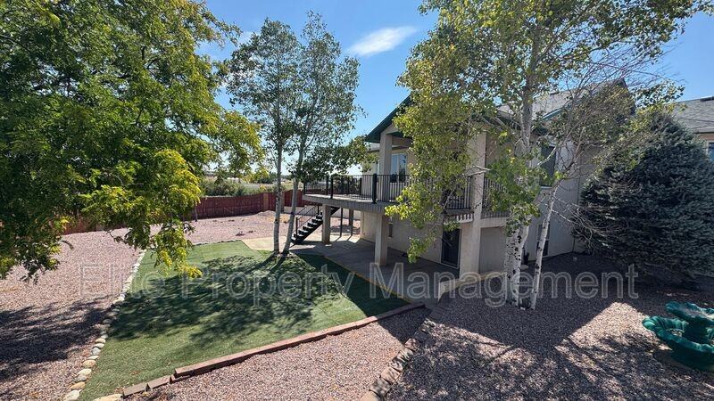 629 W Kenosha Dr - Photo 3 of 31