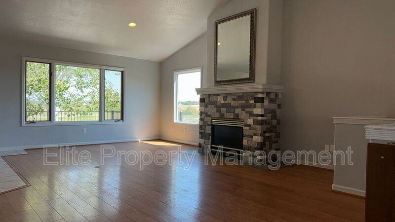 629 W Kenosha Dr - Photo 7 of 31