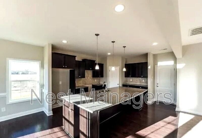 113 Tellmont St - Photo 3 of 17