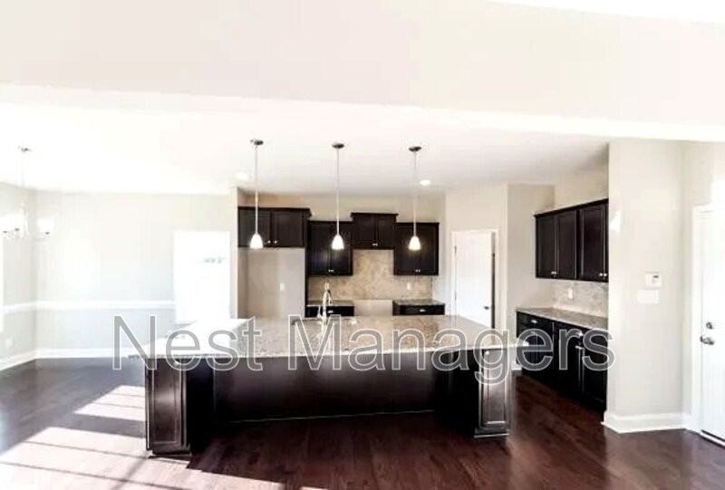 113 Tellmont St - Photo 4 of 17