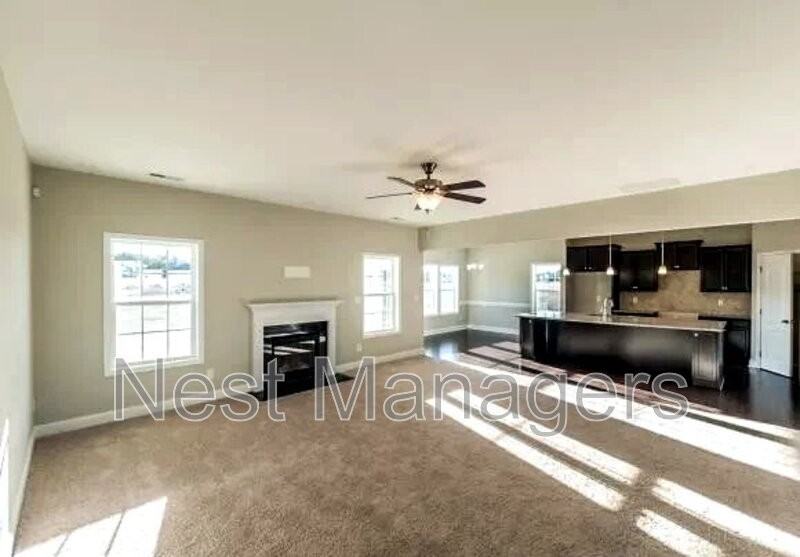113 Tellmont St - Photo 6 of 17