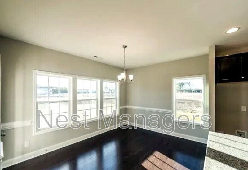 113 Tellmont St - Photo 7 of 17