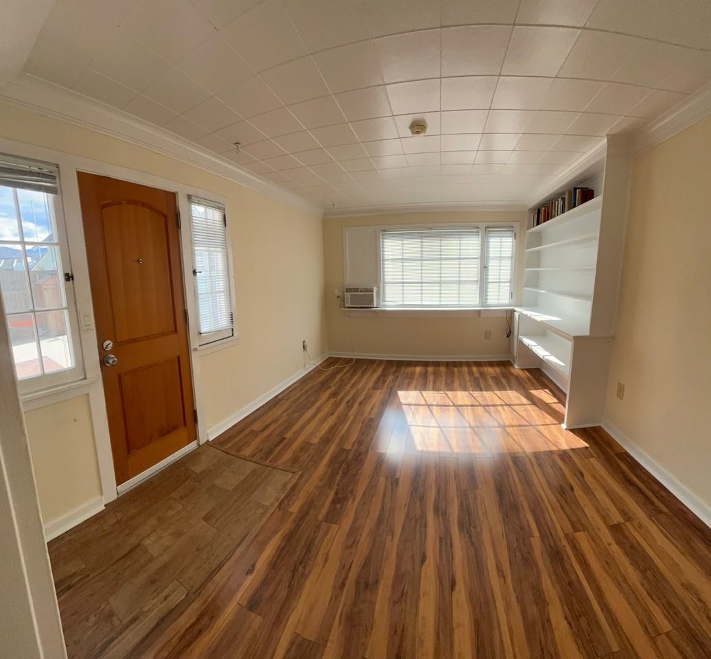 146 S Delaware Ave #B - Photo 3 of 15