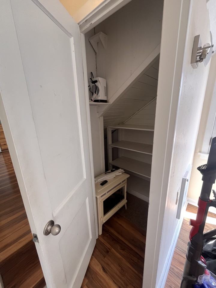146 S Delaware Ave #B - Photo 6 of 15