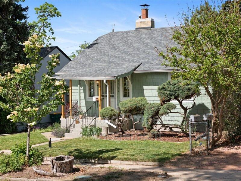3077 Benton St - Photo 4 of 35