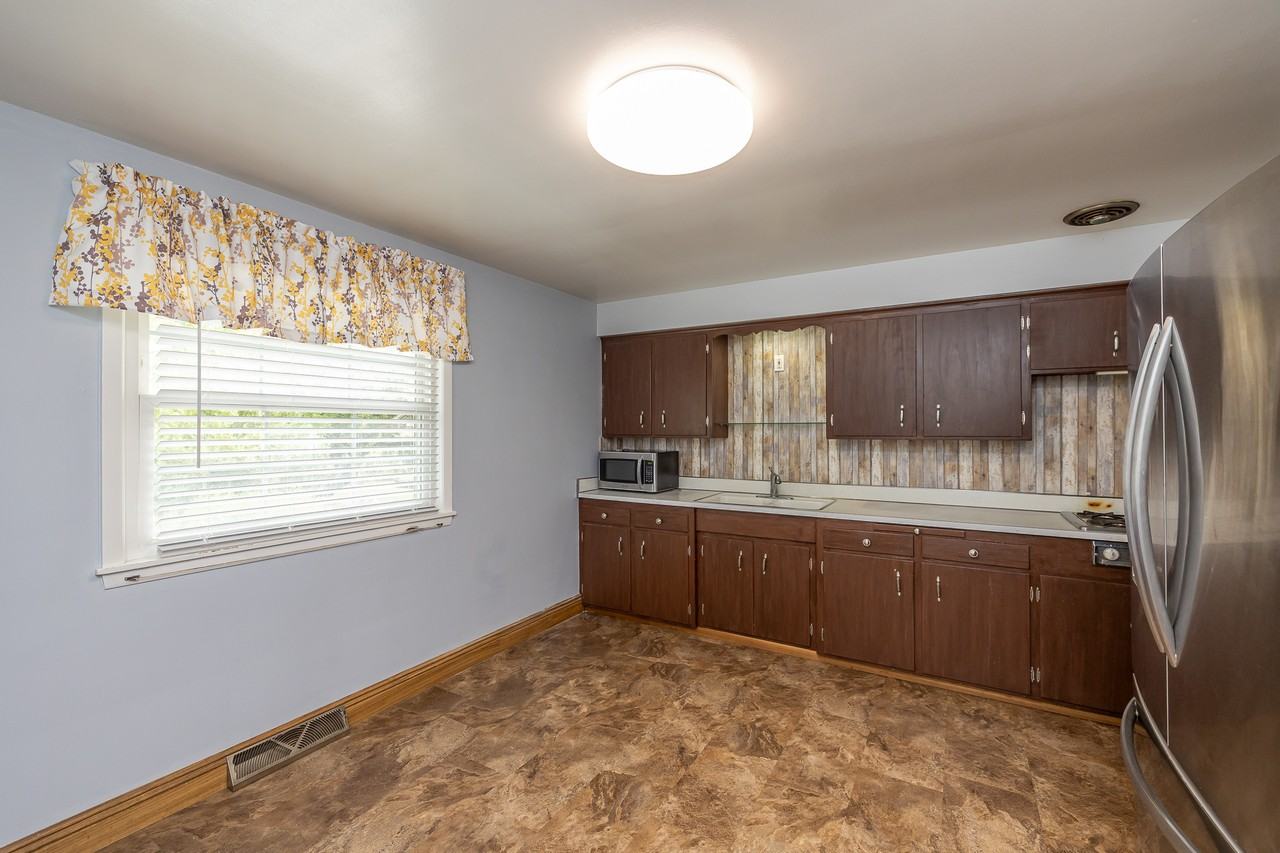 21370 Milan Dr - Photo 3 of 17