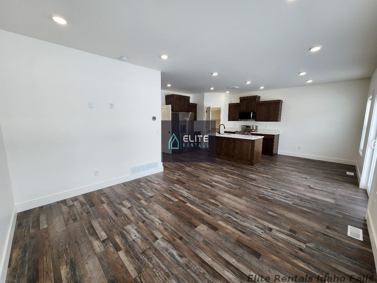 3021 Malakai Ct - Photo 4 of 14