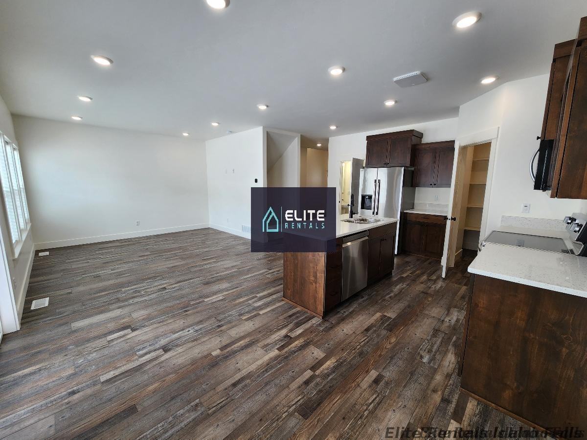 3021 Malakai Ct - Photo 5 of 14