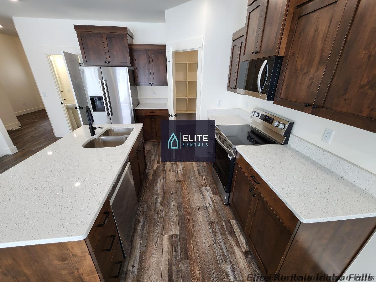 3021 Malakai Ct - Photo 6 of 14