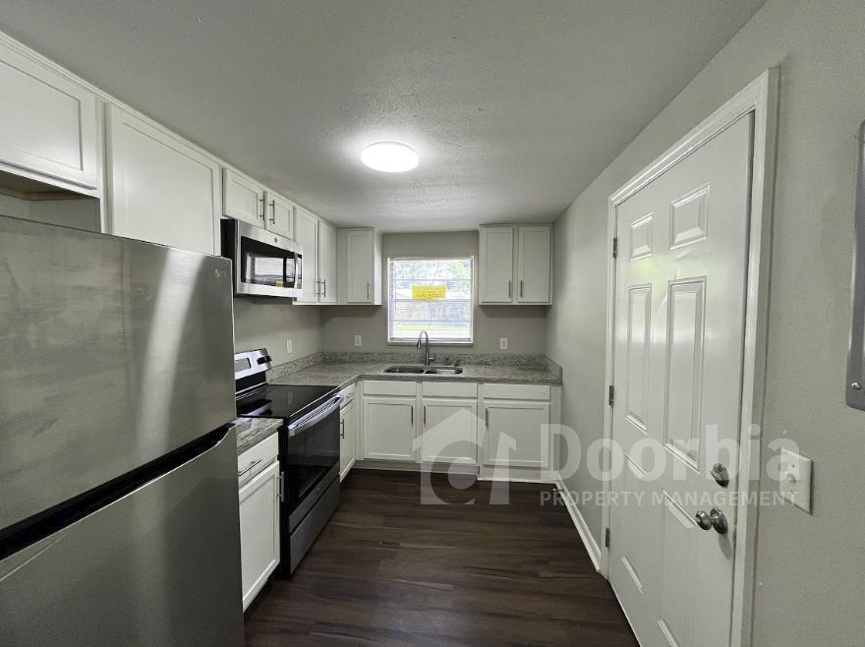 6314 Fabian Dr - Photo 3 of 10