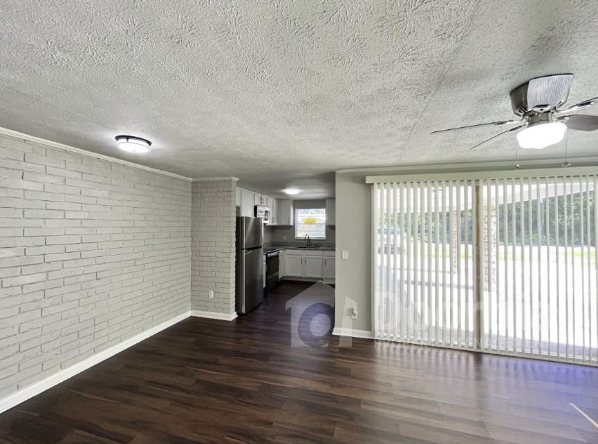 6314 Fabian Dr - Photo 5 of 10
