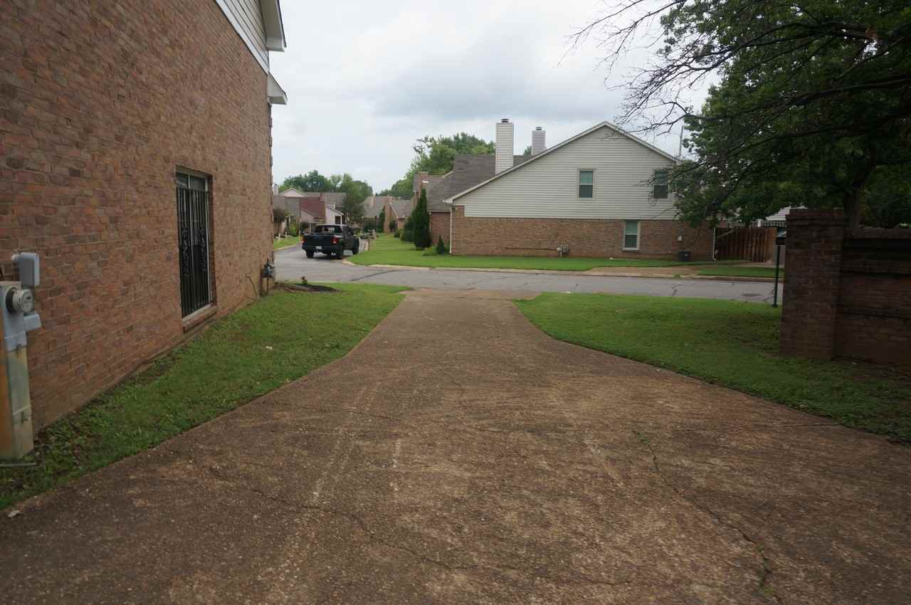 6525 Castle Creek Ln - Photo 2 of 21