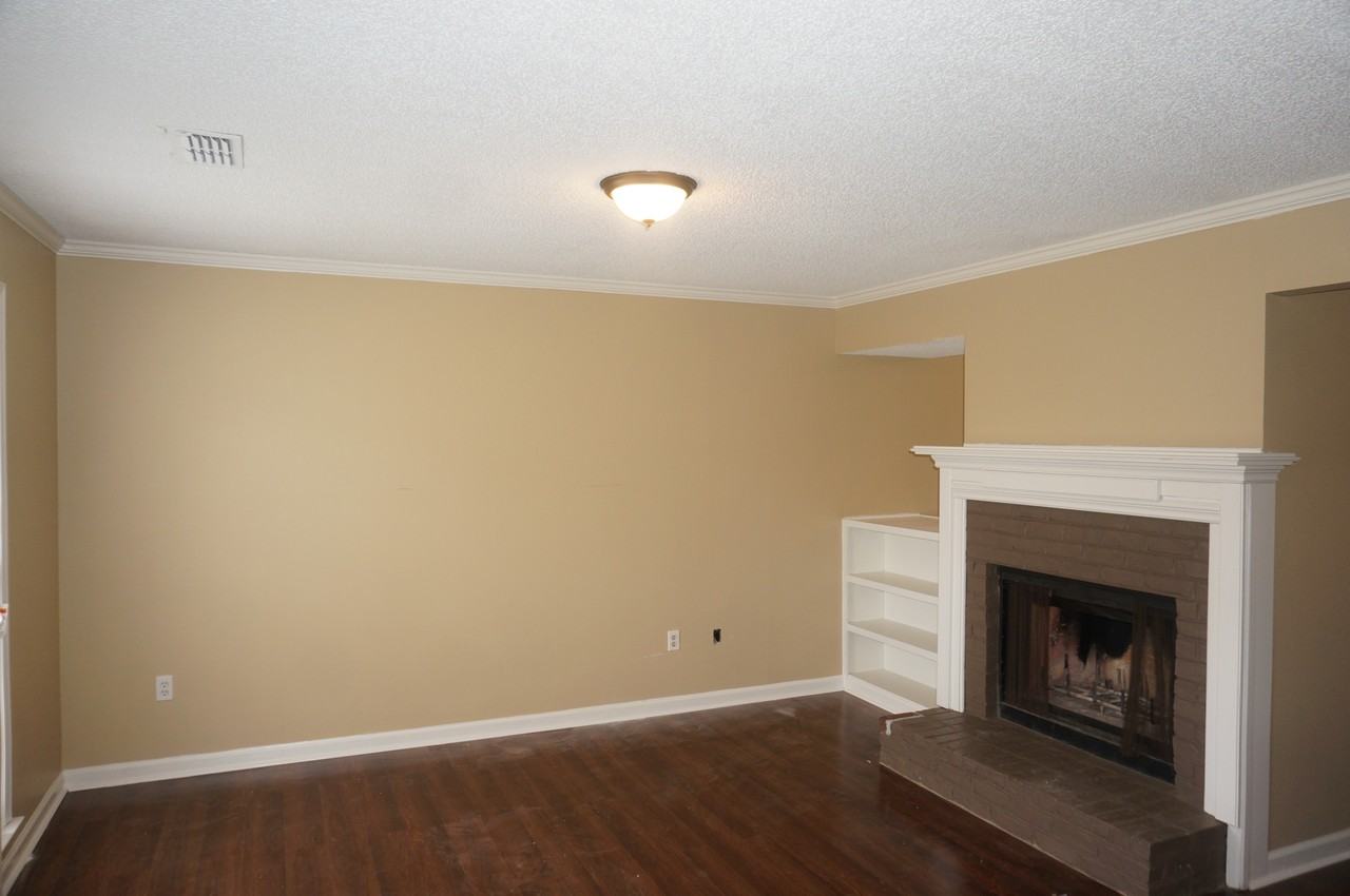 6525 Castle Creek Ln - Photo 3 of 21