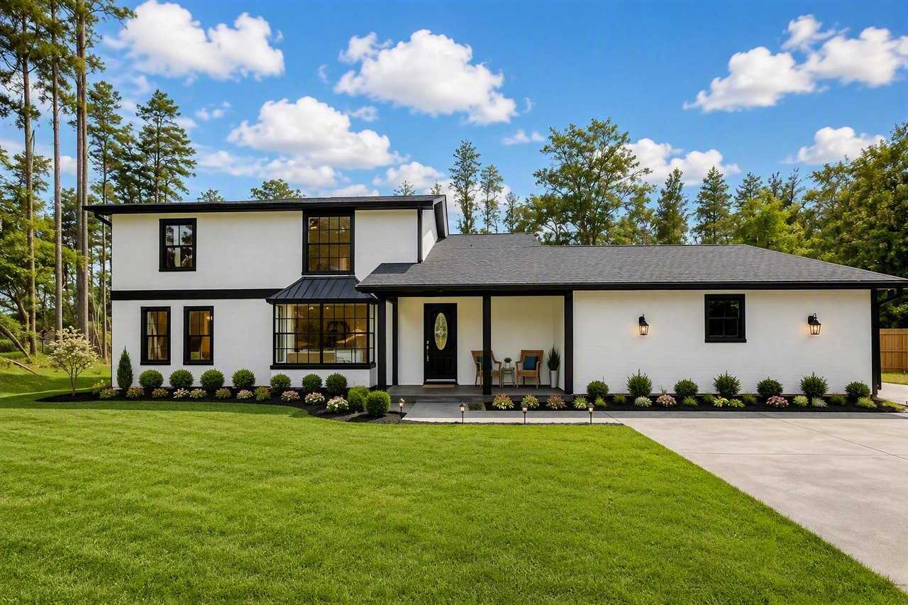 19003 Cedar Ln
