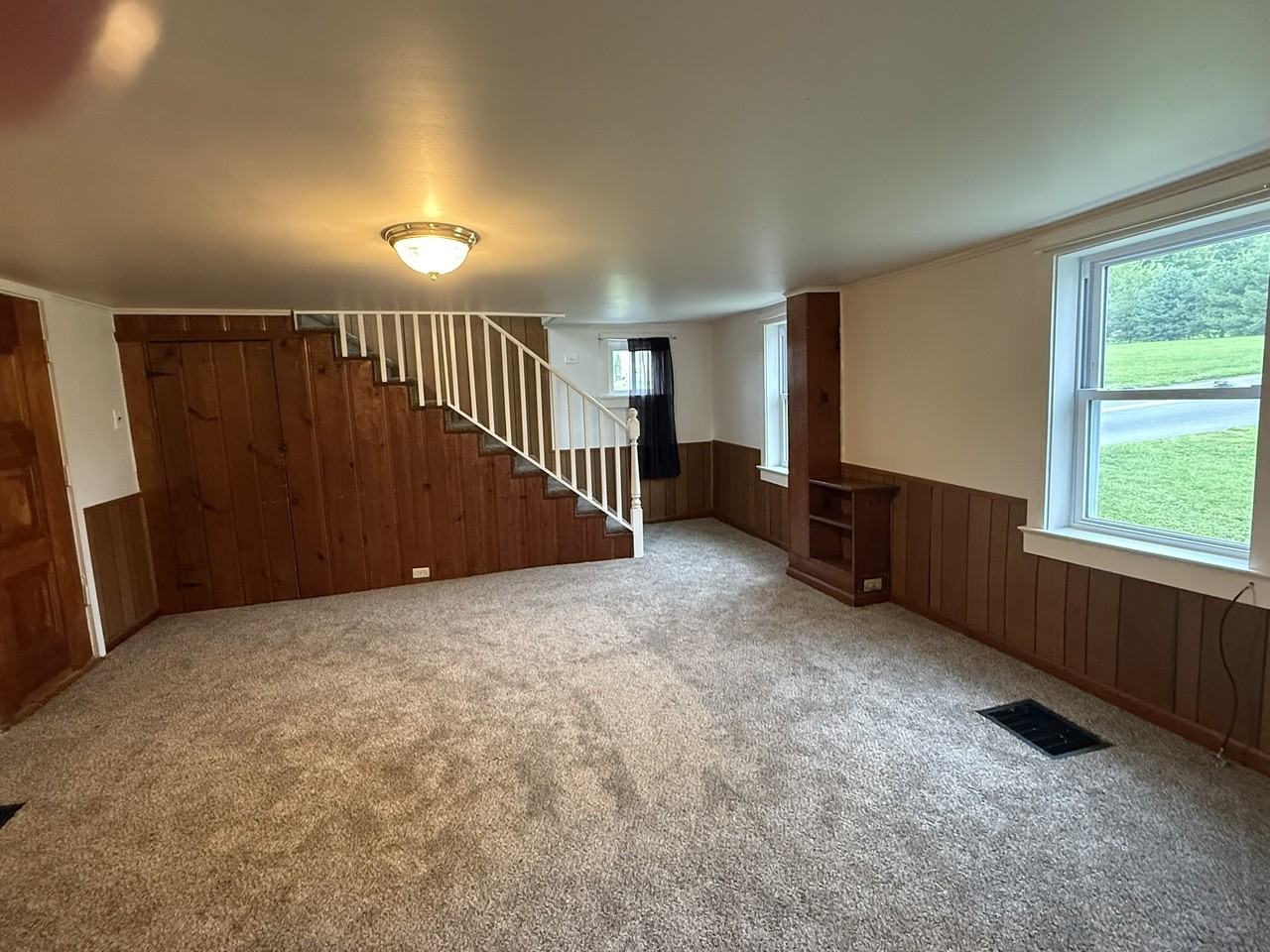 907 Mount Zion Rd - Photo 2 of 13