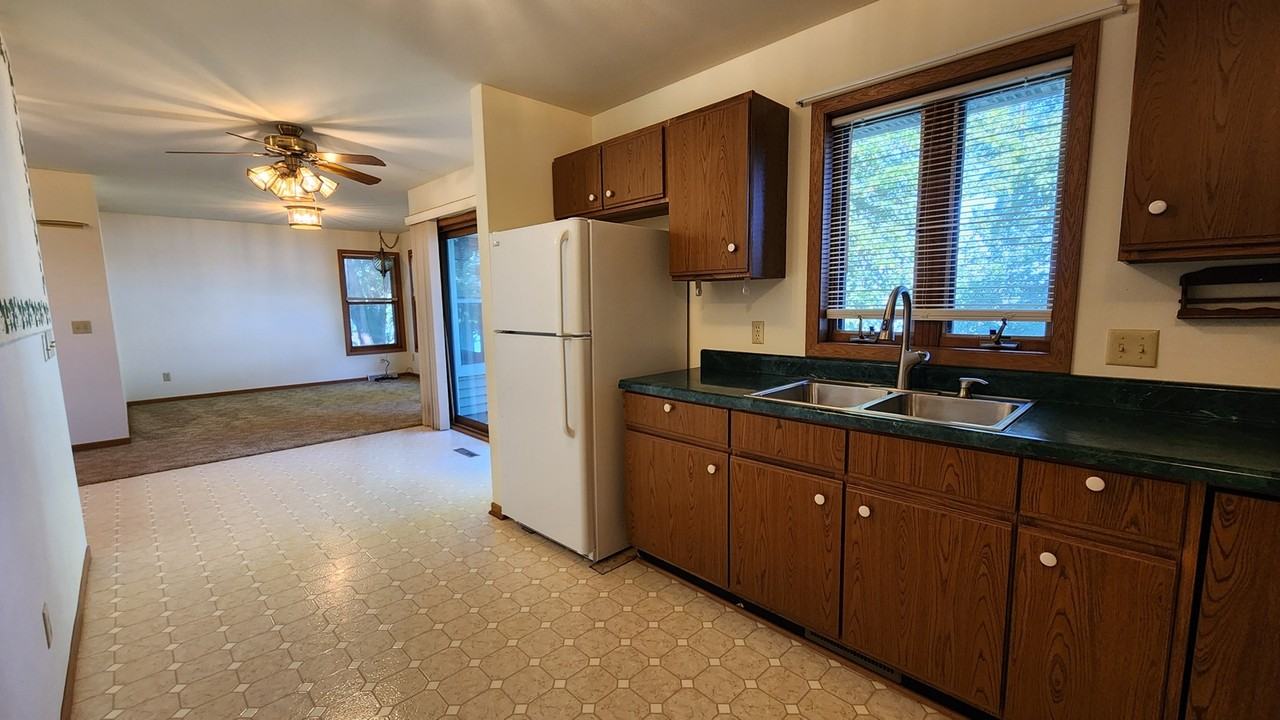 W10606 Hickory Point Rd - Photo 4 of 19
