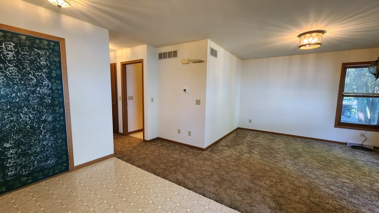 W10606 Hickory Point Rd - Photo 7 of 19