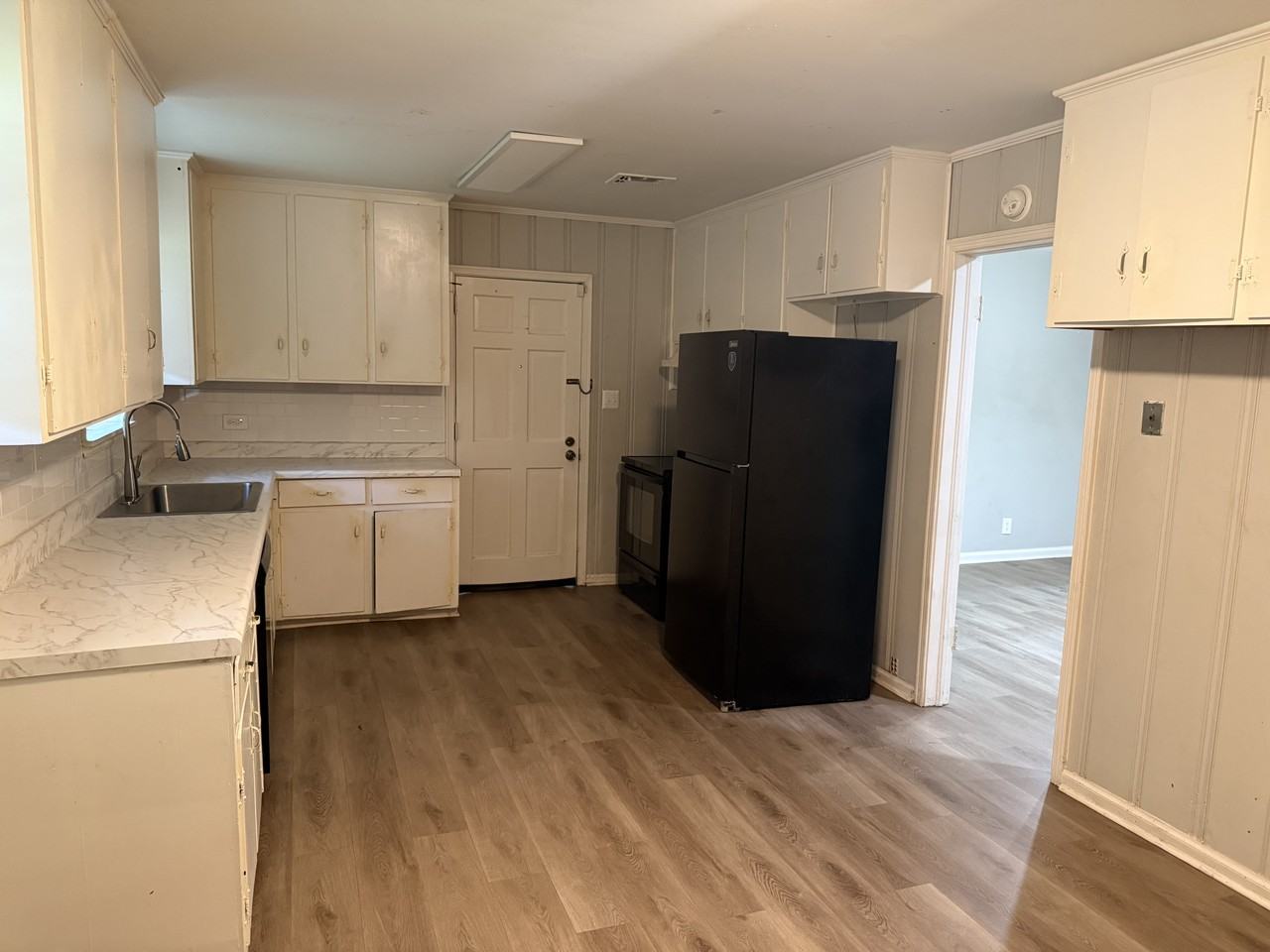 133 Salem Dr - Photo 2 of 14