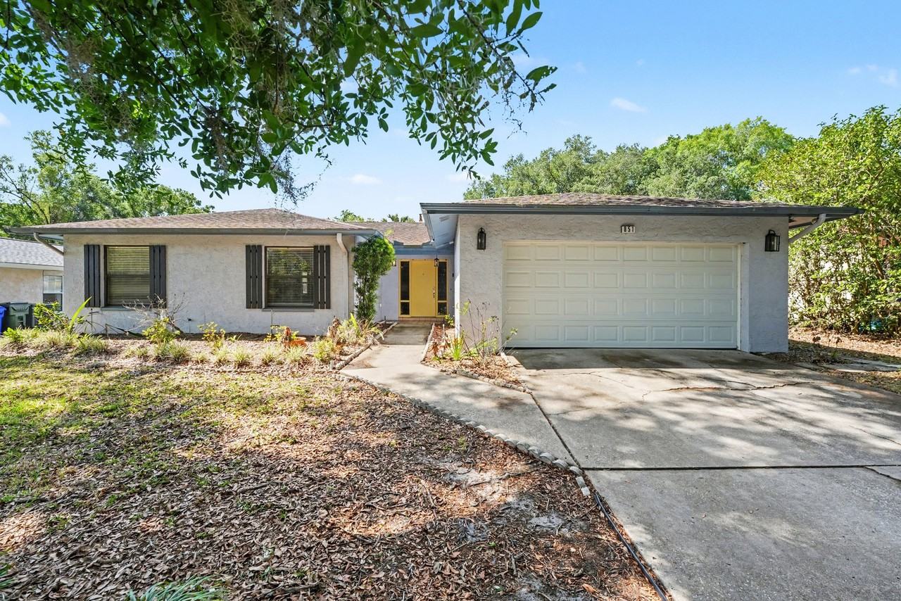 851 Rolling Woods Ln - Photo 2 of 32