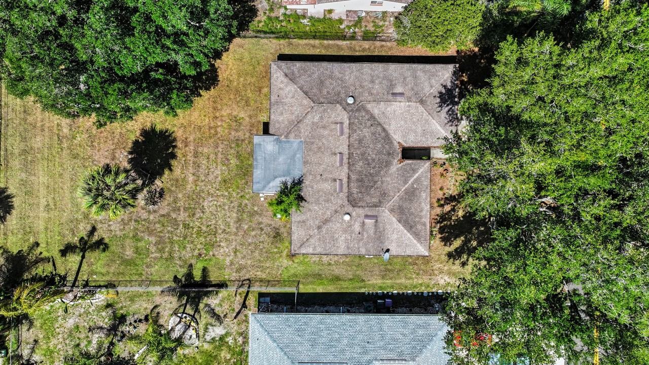 851 Rolling Woods Ln - Photo 3 of 32