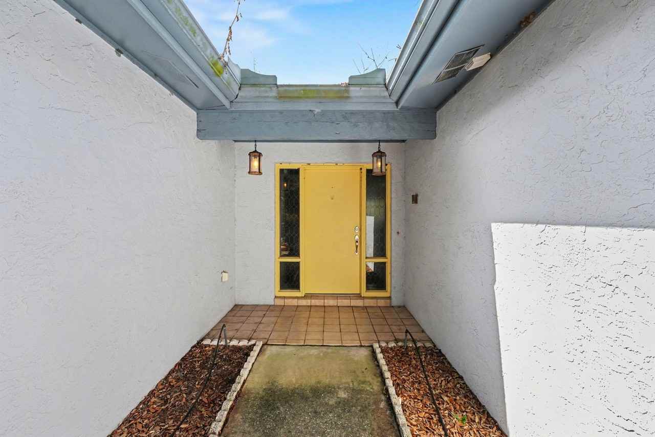 851 Rolling Woods Ln - Photo 6 of 32