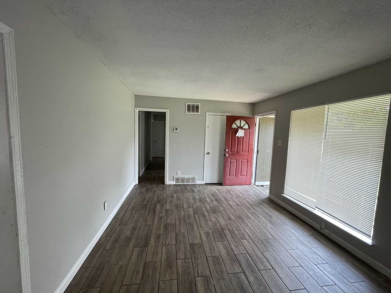 3718 Canary Cv W - Photo 4 of 10