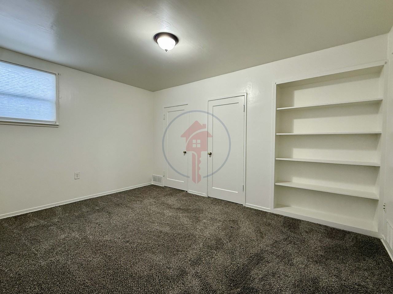 492 E Utah Ave - Photo 6 of 11